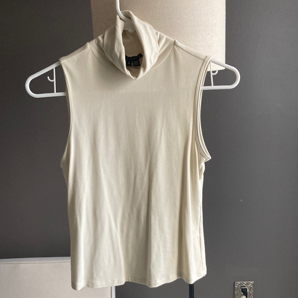 Theory Shortsleeve Turtleneck